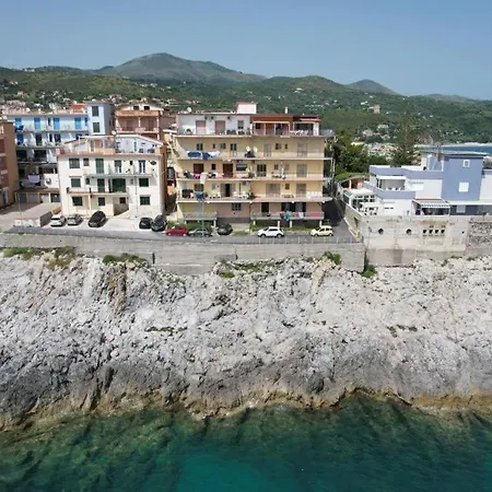 Calanca Guest house *