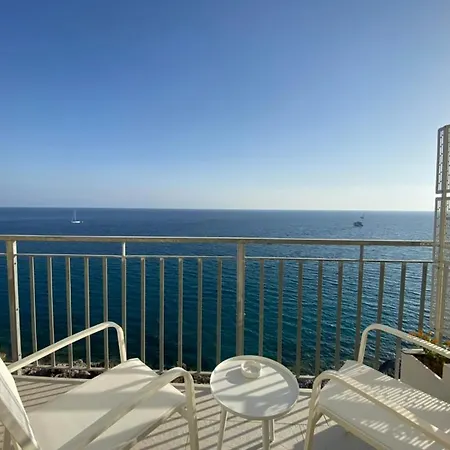 Calanca Guest house *